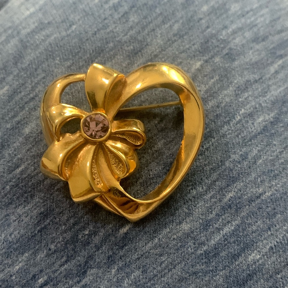 Vintage 1992 Avon October Simulated Pink Tourmaline Birthstone Heart Brooch Pin
